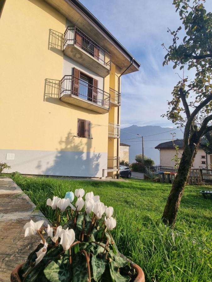 Appartement Casa Bat à Mantello Extérieur photo