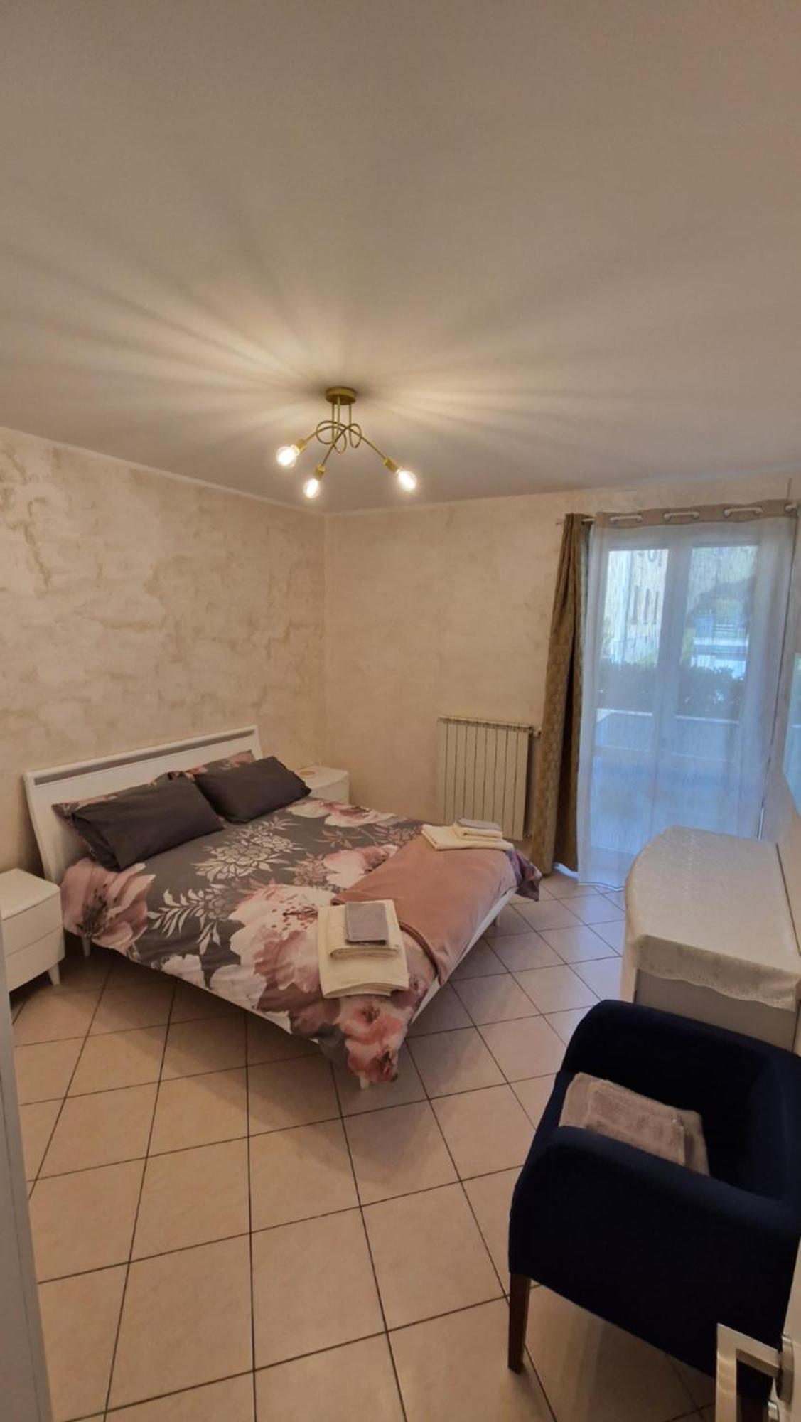 Appartement Casa Bat à Mantello Extérieur photo