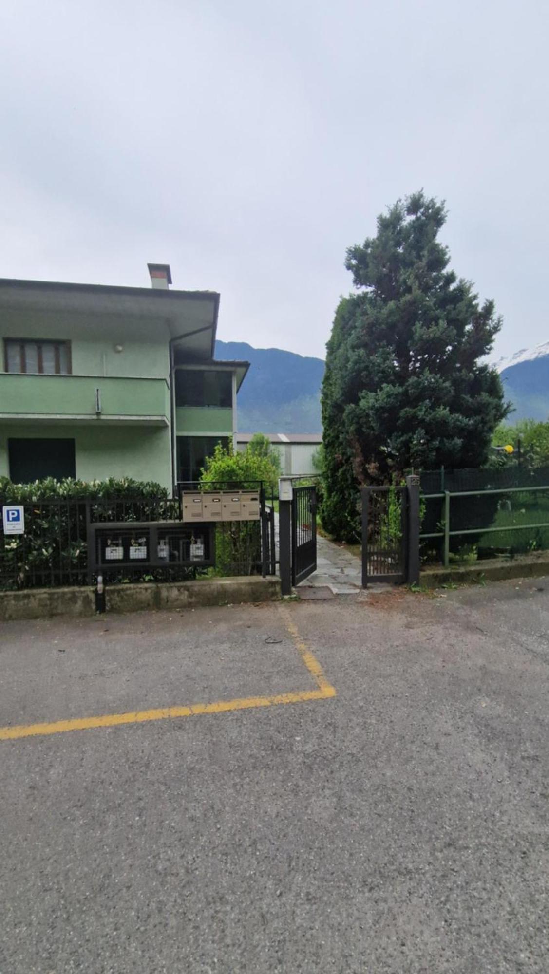 Appartement Casa Bat à Mantello Extérieur photo