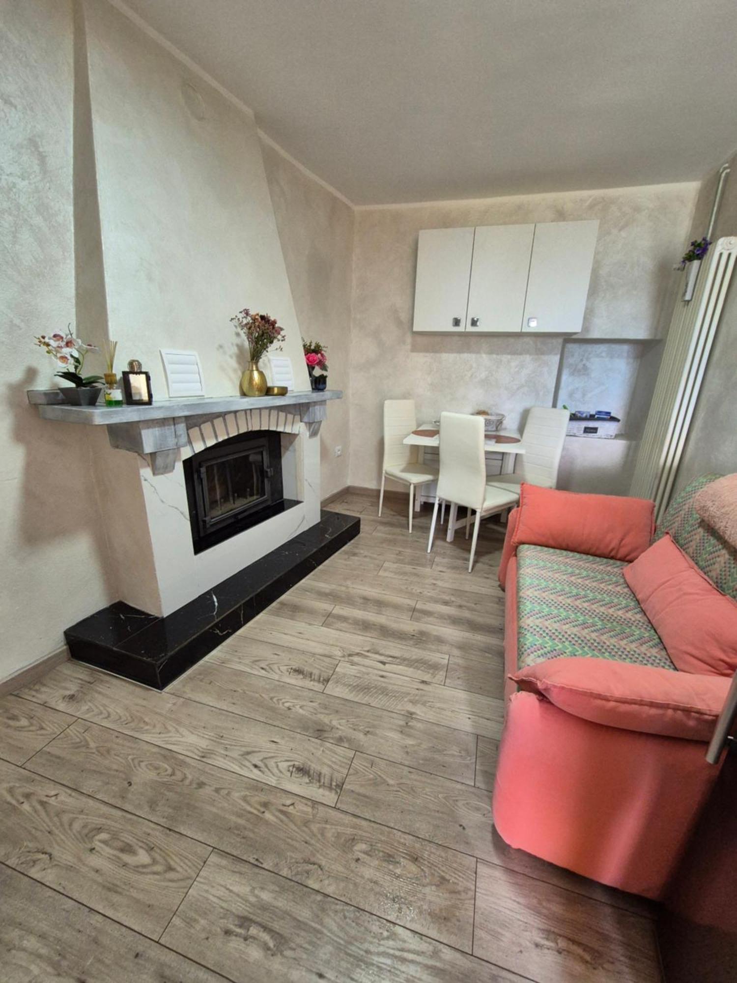 Appartement Casa Bat à Mantello Extérieur photo